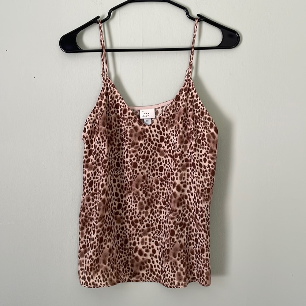 XS light + flowy tank!